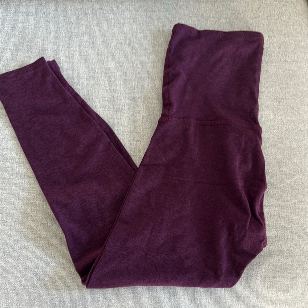 Beyond the Bump Beyond yoga maternity leggings size small